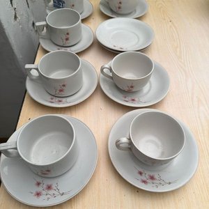 Lote siguiente: Juego de Tazas y Platillos Olmos - Vajilla Uruguaya