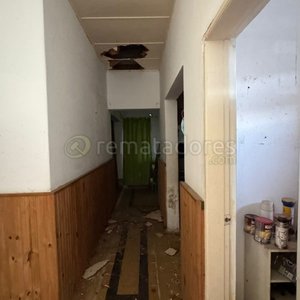 Casa a refaccionar en amplio terreno - imagen 11