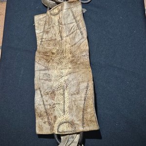 Lote anterior: Bolsa de Cuero Rústica con Tiras y Hebillas
