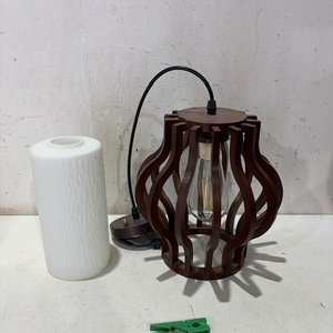 Lote siguiente: Aplique de Luz Moderno de Madera Oscura