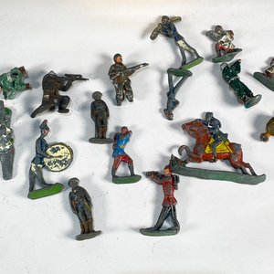Lote de Soldaditos Antiguos de Plástico y Metal para Coleccionistas - imagen 2