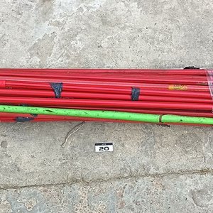 Lote siguiente: 45 cabos o palos para escoba o lampazo