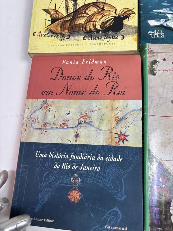 Colección de libros de historia sobre Brasil y Portugal - imagen 7