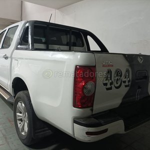 Camioneta JAC T6 4x4 Blanca - imagen 3