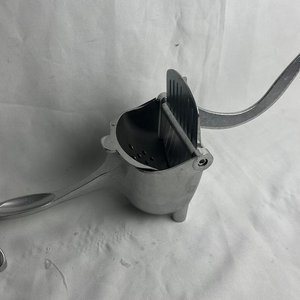 Exprimidor Manual de Aluminio para Cítricos - imagen 7