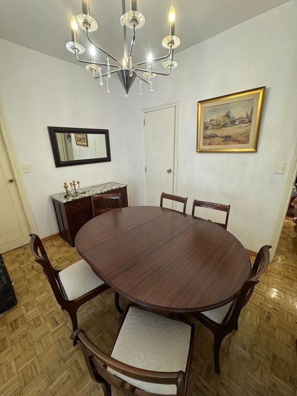 Lote anterior: Mueble de comedor moderno de excelente calidad