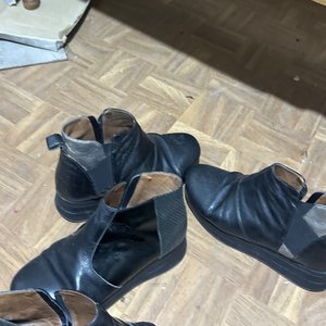 Lote siguiente: Botas Negras Talle 37