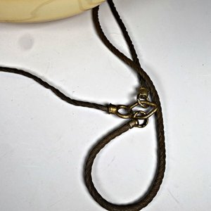 Plafon de Vidrio Opalino con Cadenas y Hilos de Bronce - imagen 5