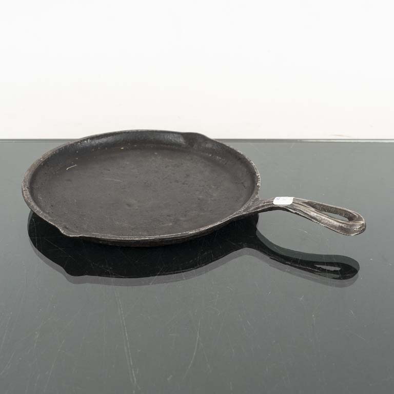 Lote siguiente: Plancha de hierro - Medidas: 26cm