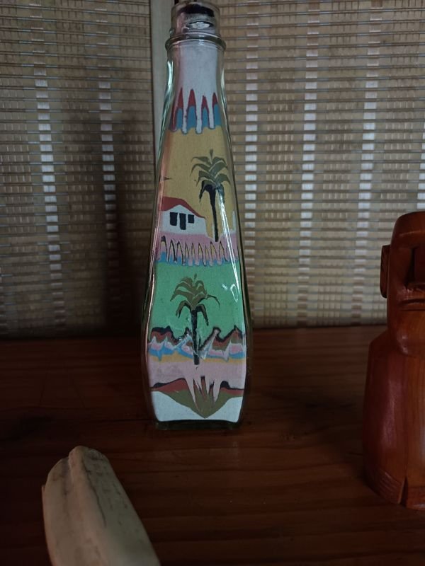 Coleccionables y Antigüedades: Botella de Arena, Moai de Madera y Objetos Tallados - imagen 3