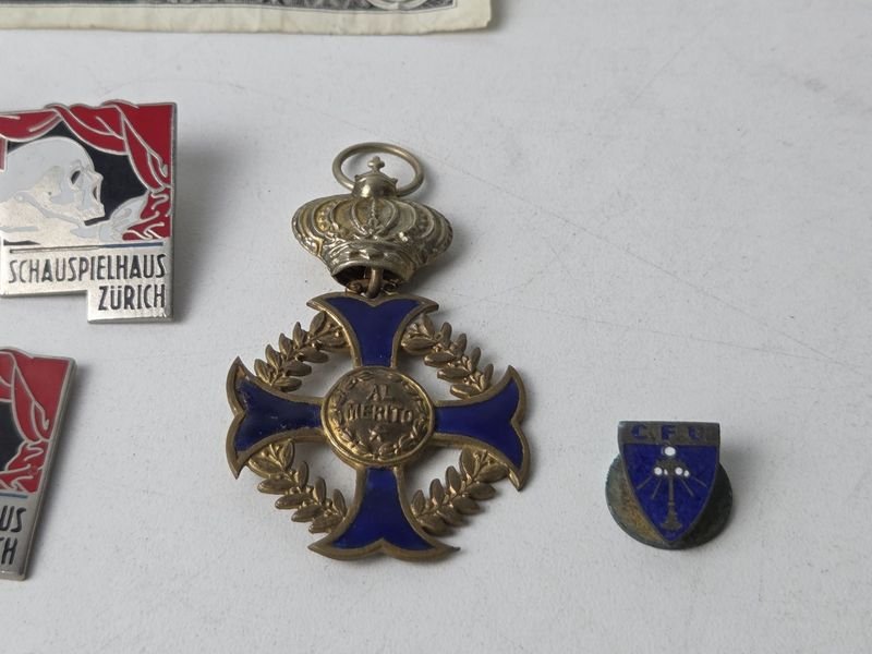 Gran lote de monedas, medallas y condecoraciones - imagen 5