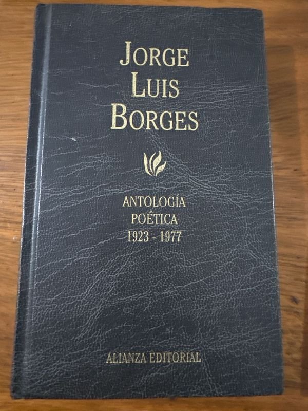 Lote anterior: Libro de Poesía de Jorge Luis Borges