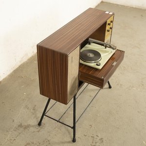 Tocadiscos Lyon con Base Metálica y Detalles Vintage - imagen 3