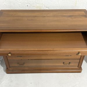 Cómodas de Madera Oscura con Tiradores Dorados - imagen 6
