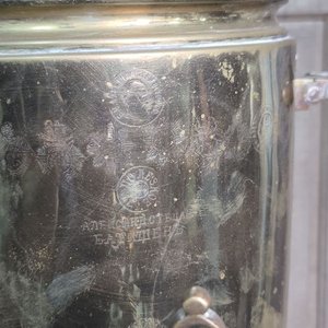 Gran Samovar Ruso de Bronce con Bandeja y Recipiente, Sellado Batashev - imagen 5
