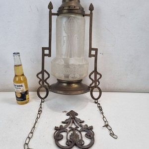 Lote anterior: Antiguo Farol de Techo Colonial con Globo de Vidrio Grabado y Metal