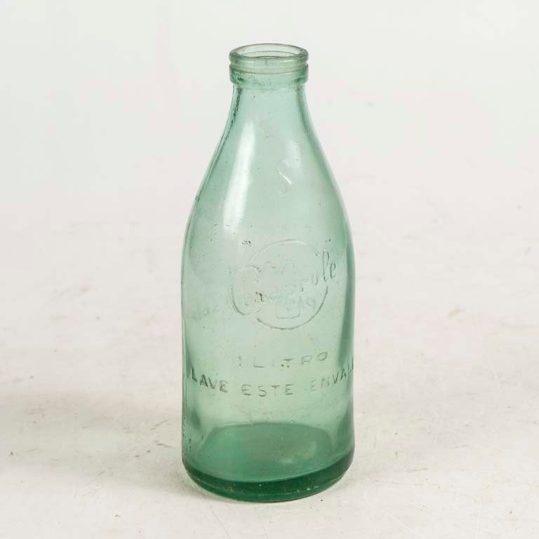 Lote siguiente: Botella de leche Conaprole 1 L - Medidas: 23cm