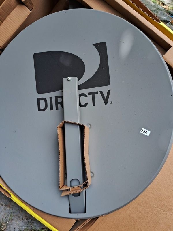 Lote anterior: Antena de Direct TV en su caja, a la vista