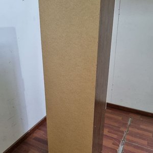 Mueble Auxiliar Blanco y Marrón con Puerta y Estantes Abiertos - imagen 4