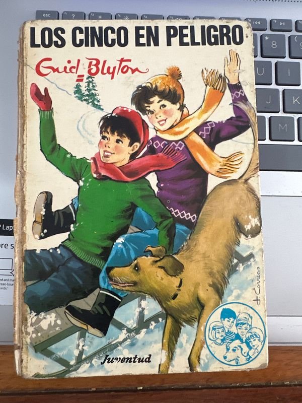 Libro "Los cinco en peligro" de Enid Blyton
