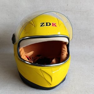 Casco Infantil Amarillo ZDK con Diseño de Dinosaurio - imagen 3