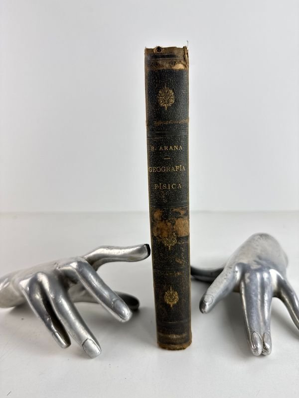 Lote siguiente: Libro de Geografía Física de Diego Barros Arana - Santiago de Chile 1881