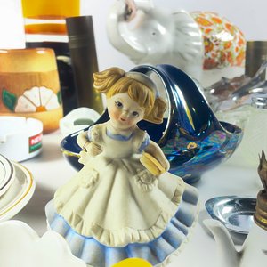 Lote de Ceniceros, Figuras Decorativas, Florero y Jarra - imagen 4