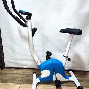 Bicicleta Fija con Computadora Integrada - Blanca y Celeste - imagen 5