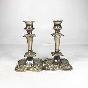 Par de Candeleros Vintage de Metal Plateado - imagen 1