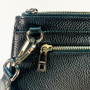 Cartera Negra de Cuero con Correa Beige Marca Prüne - imagen 4