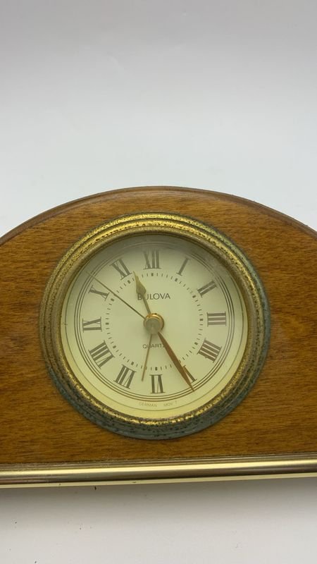 Lote siguiente: Reloj marca BULOVA - Relojes de pared y relojes de mesa