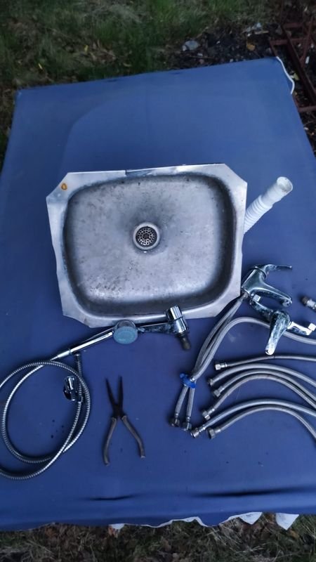 Pileta, Colillas y Canillas - Accesorios para Vehículos - imagen 1