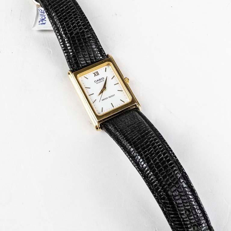 Reloj Casio con malla de cuero, excelente condición - imagen 2