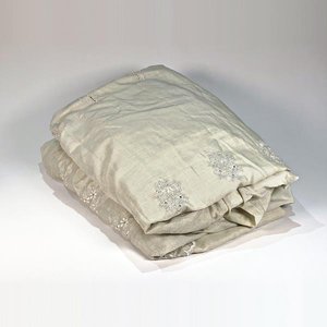 Lote anterior: Dos Cortinas de Hilo Beige con Bordado Floral - 2.60m x 1.50m