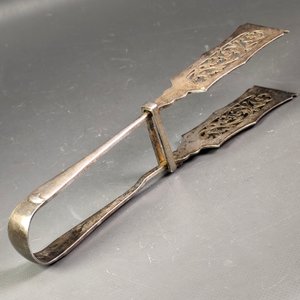Antigua Pinza para Pan Calada en Plata con Múltiples Cuños - imagen 6