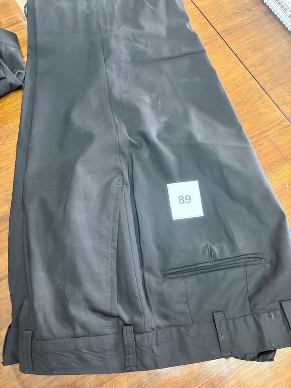 Pantalón de Vestir Negro Talle 48