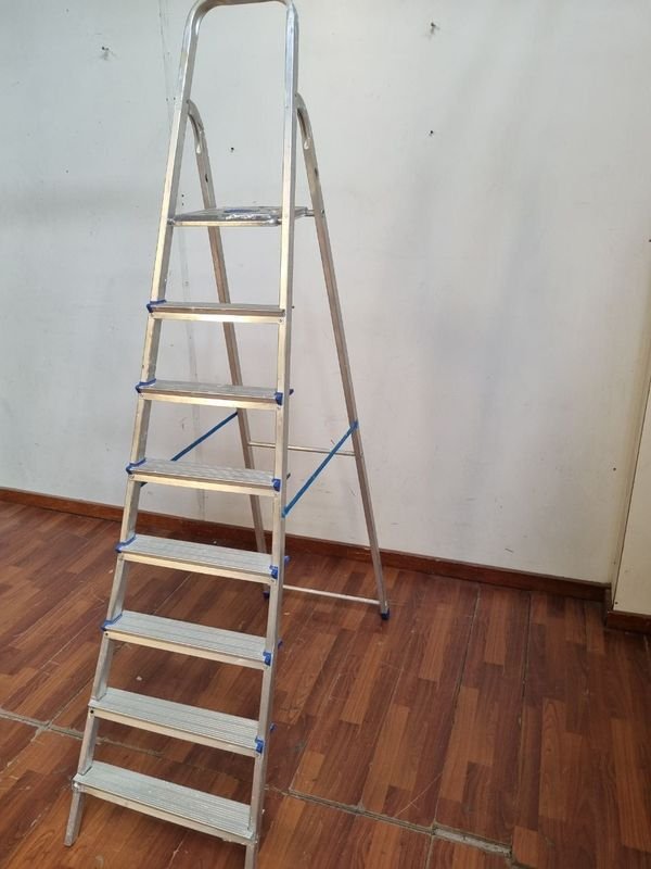 Escalera Plegable de 8 Escalones en Metal y Madera - imagen 5