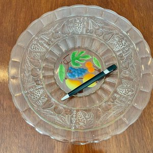 Centro de Vidrio con Frutas en Relieve y Pintura - 32cm - imagen 2