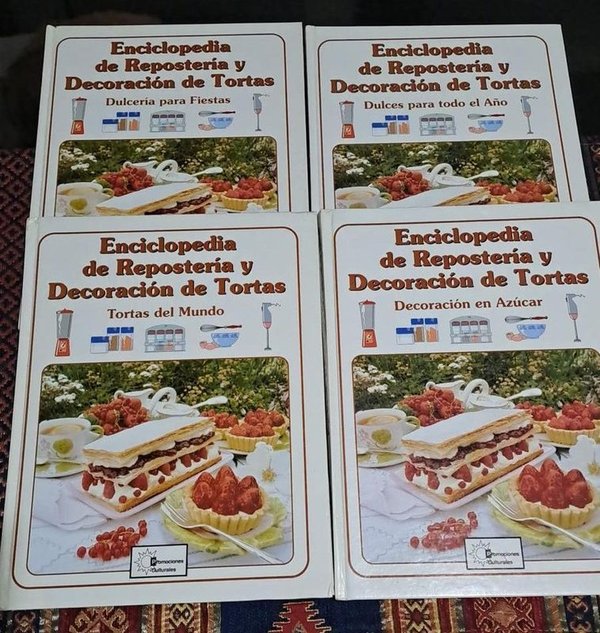 Cuatro Tomos de Enciclopedia de Repostería y Decoración de Tortas