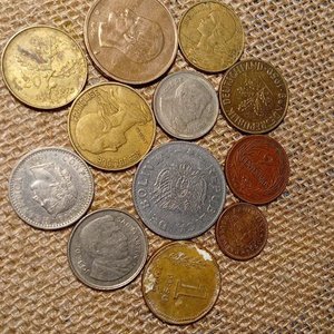 Lote de 12 monedas antiguas y modernas - imagen 1