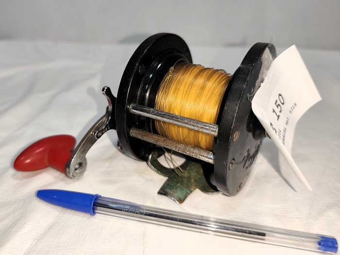 Reel Rotativo Pescador Modelo 220 - Buen Estado