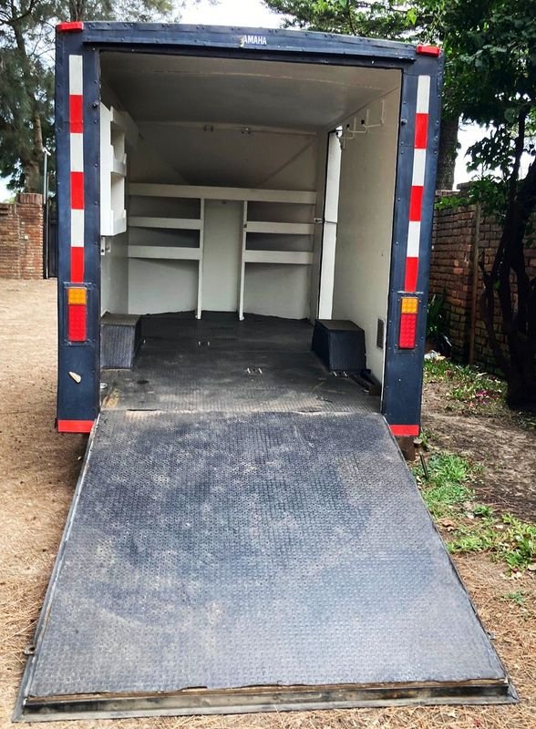 Tráiler cerrado tipo furgón para transporte de motos, herramientas y mercadería - imagen 14