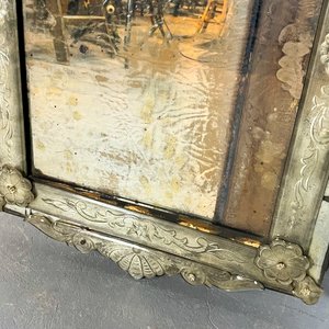 Espejo Veneciano Colgante con Marco Ondulado y Decoración Floral - imagen 3