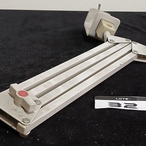 Caja de Herramientas con Brazo Articulado y Resina - imagen 5