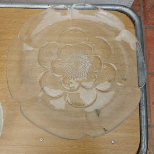 Set de 3 Piezas de Vidrio: Bowl, Centro de Mesa y Bandeja con Diseño Floral - imagen 4