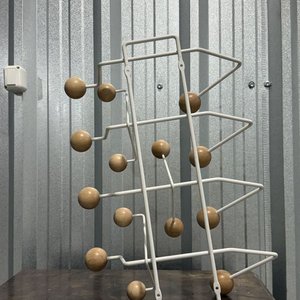 Perchero Moderno Blanco con Bolas de Madera - 14 Ganchos - imagen 6
