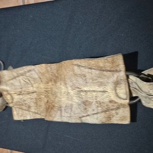 Bolsa de Cuero Rústica con Tiras y Hebillas - imagen 4