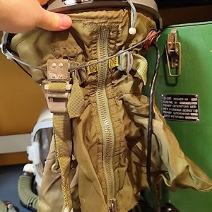 Casco Soviético Presurizado GSH-6 para Vuelos Estratosféricos con Contenedor Original - imagen 16