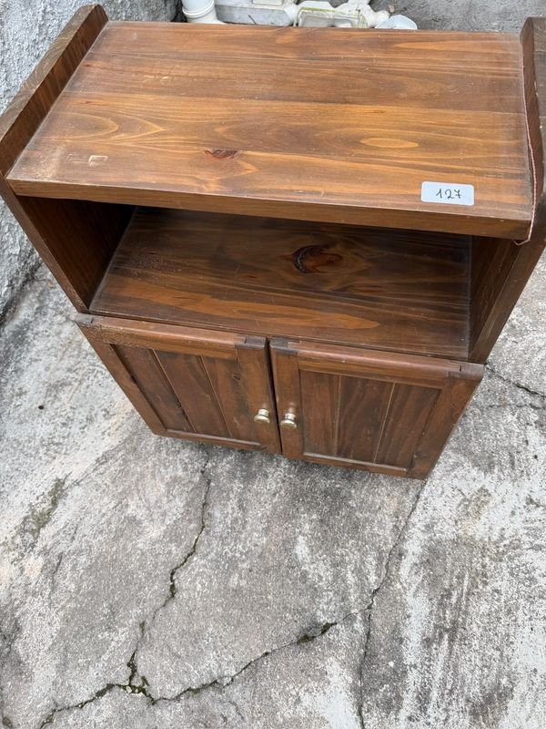 Mesa de Madera para TV con Puertas y Ruedas