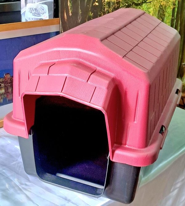 Caja de plástico para mascotas sin uso - imagen 1